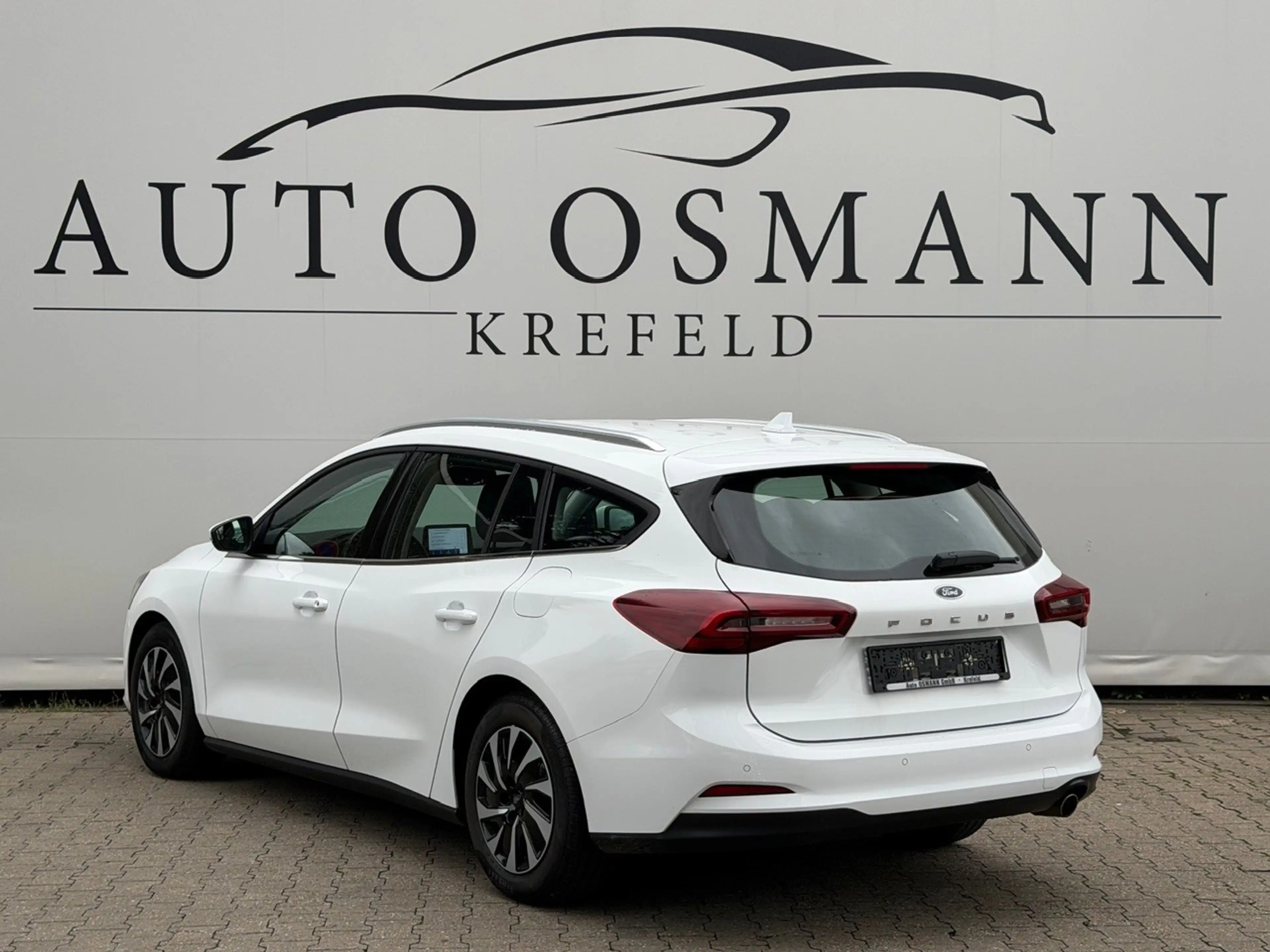 Ford Focus Turnier 1.5 EcoBlue Aut. TITANIUM STYLE — photo 3