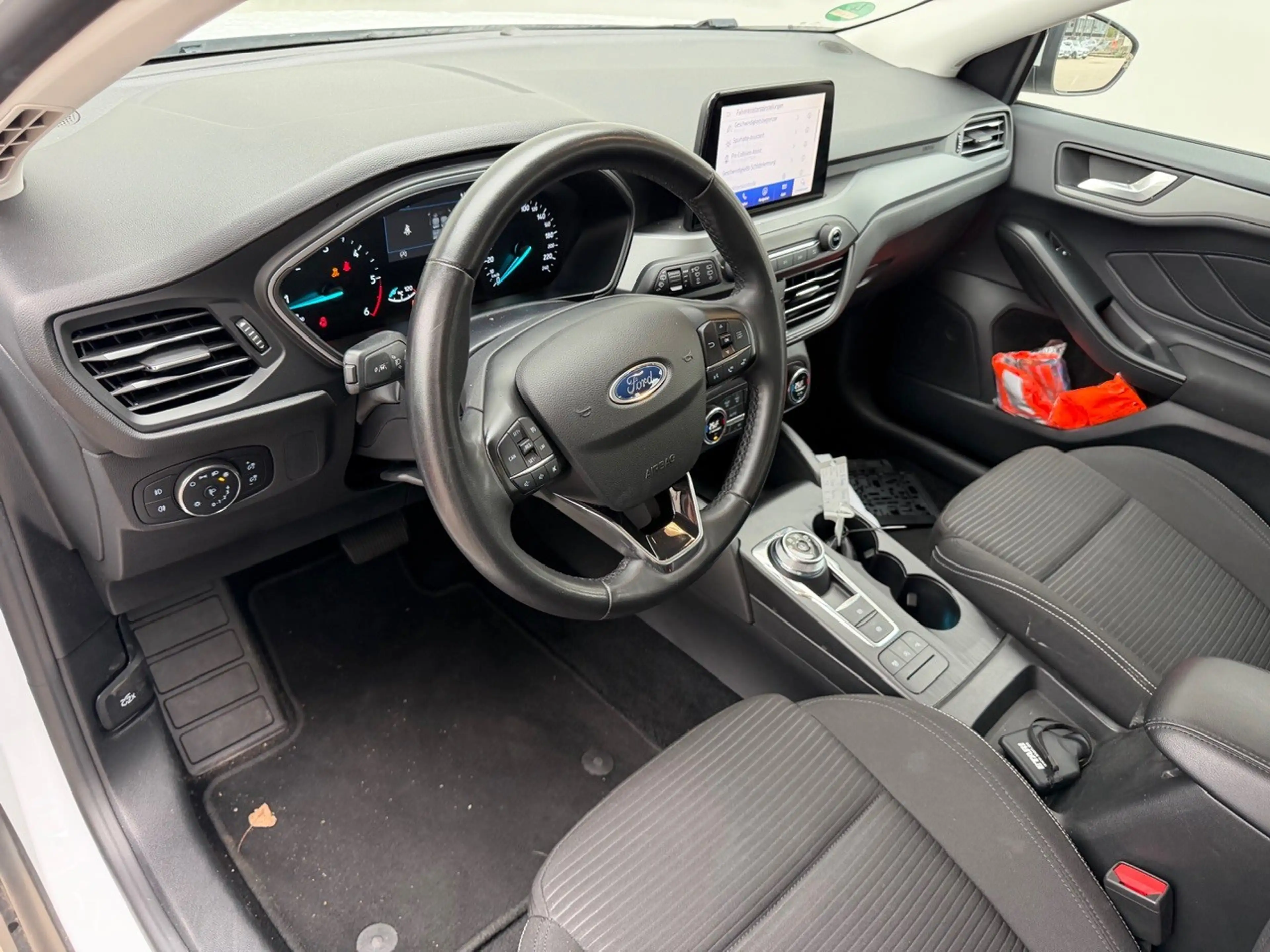 Ford Focus Turnier 1.5 EcoBlue Aut. TITANIUM STYLE — photo 5