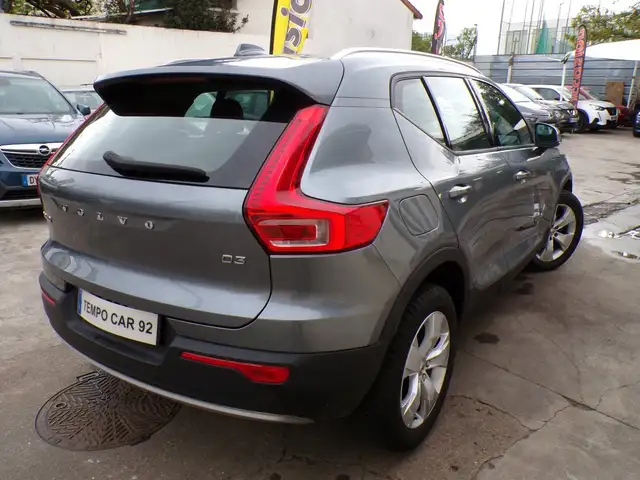 Volvo XC40 view 4