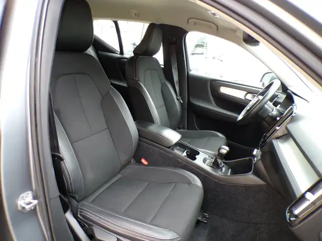 Volvo XC40 view 13