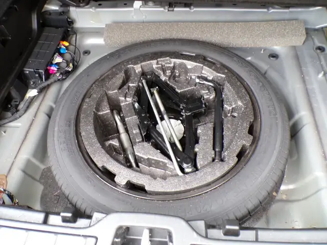 Volvo XC40 view 8