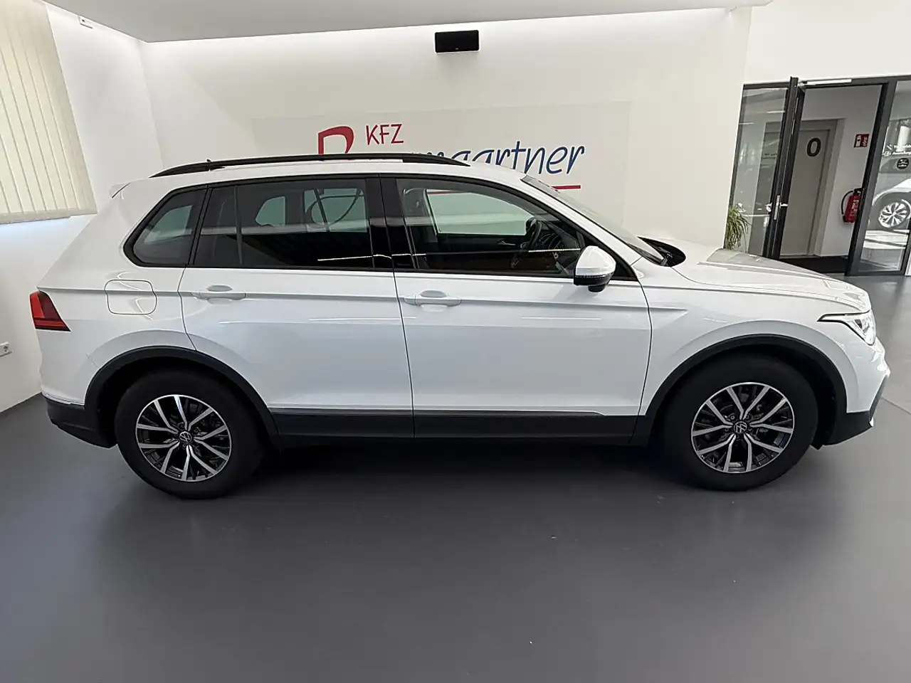 2023 Volkswagen Tiguan 2,0TDI DSG Life *LED*NAVI*ACC*Sitzheizung*PDC v..., photograph 3