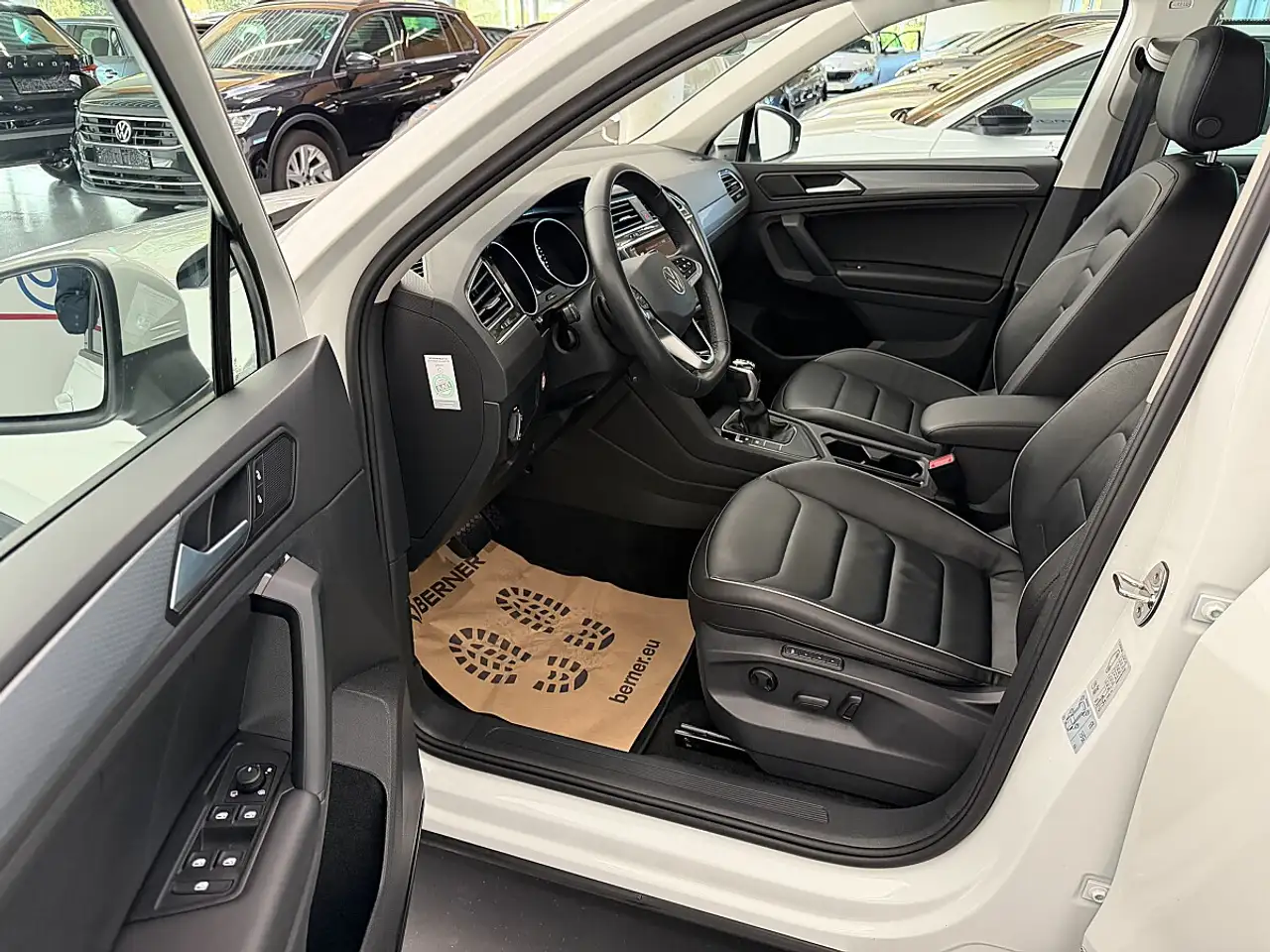 2023 Volkswagen Tiguan 2,0TDI DSG Life *LED*NAVI*ACC*Sitzheizung*PDC v..., photograph 11