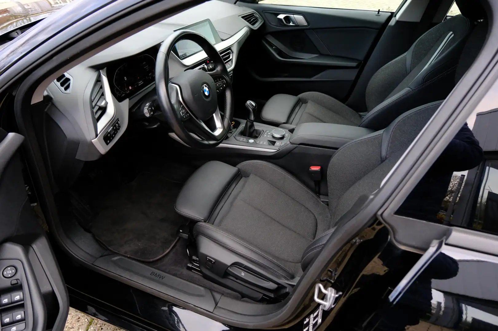 BMW 218 2-serie Gran Coupé 218i Sporstoelen|LMV|LED|PDC |H Zwart - 2