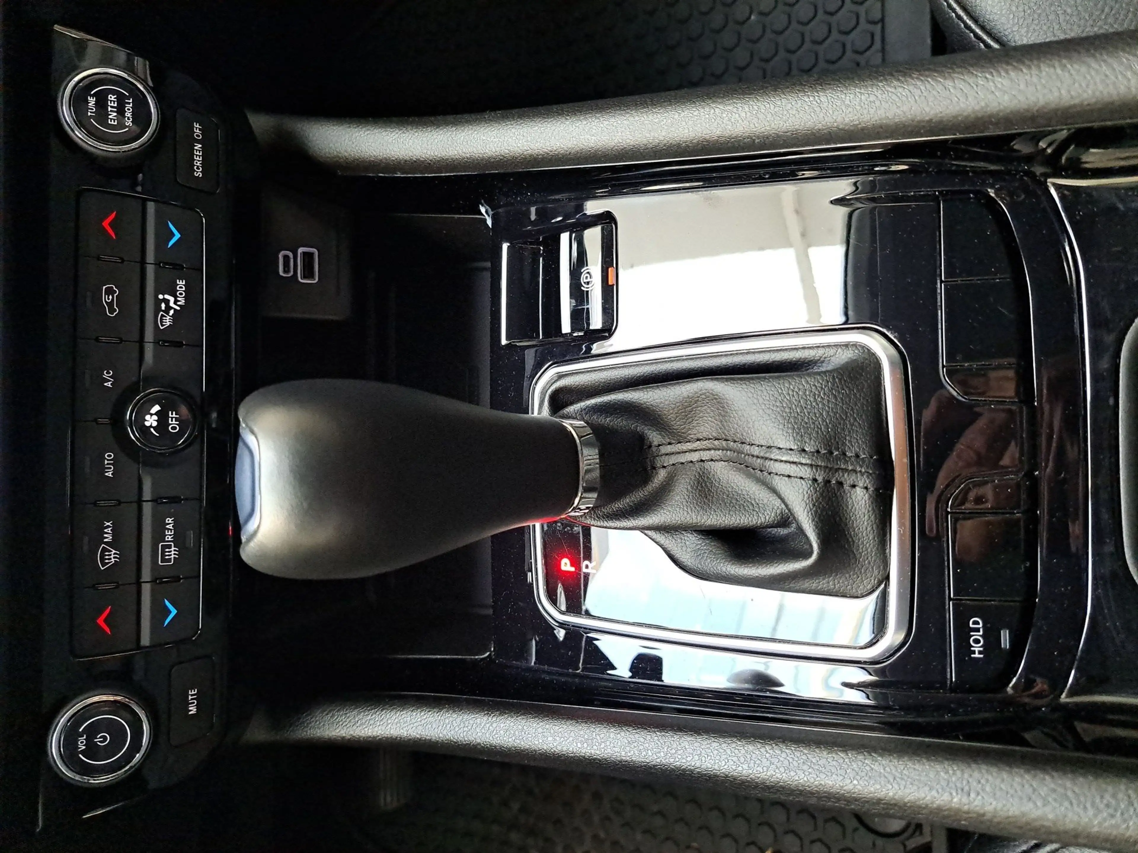 Jeep Compass Limited — photo 13