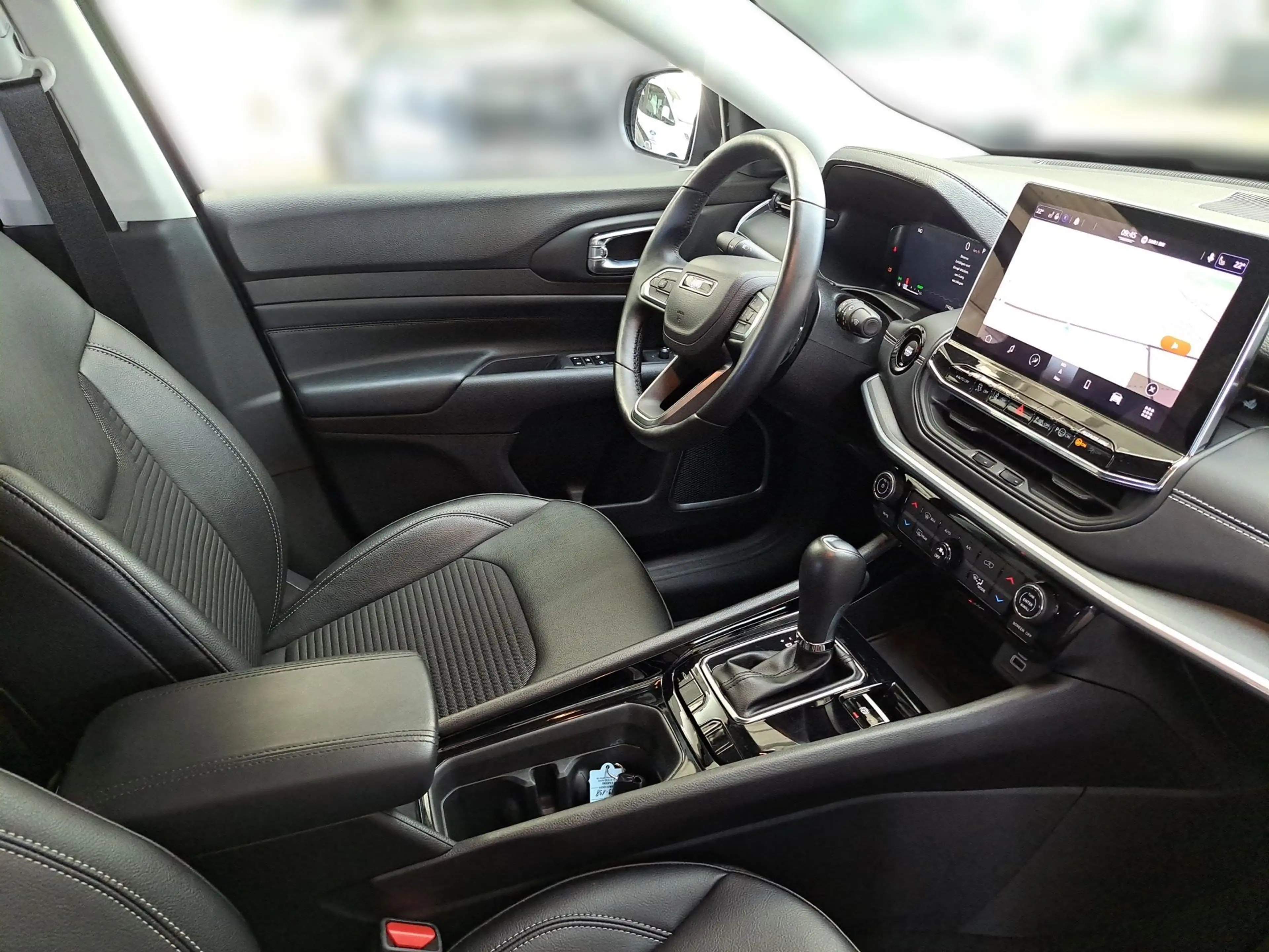 Jeep Compass Limited — photo 7