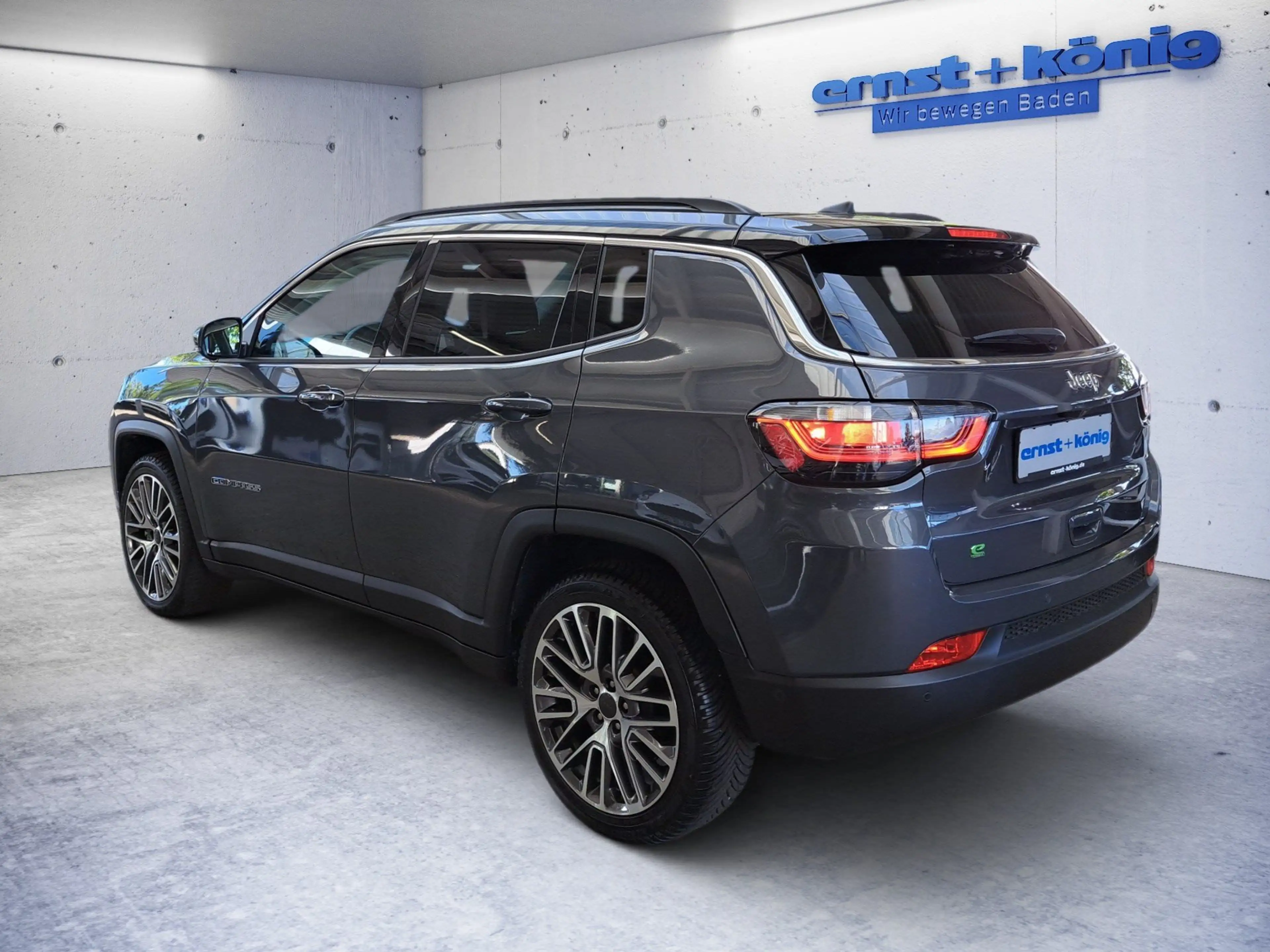 Jeep Compass Limited — photo 4