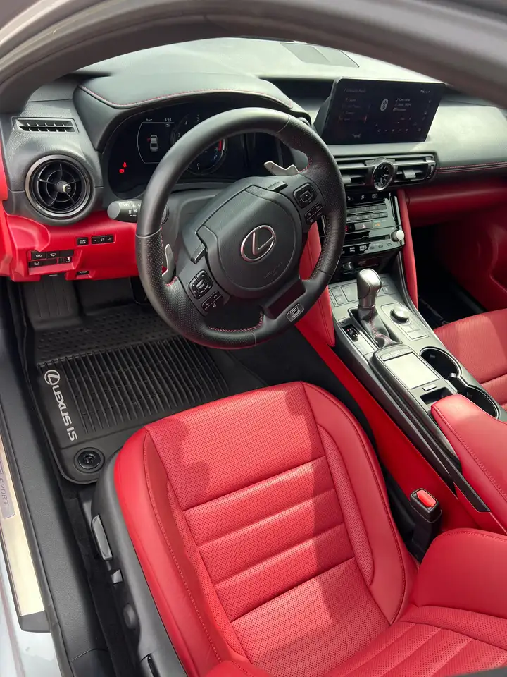 Lexus IS снимка Lexus IS