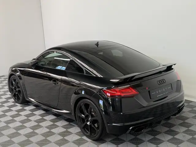 Audi TT view 3