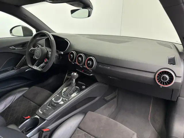 Audi TT view 13