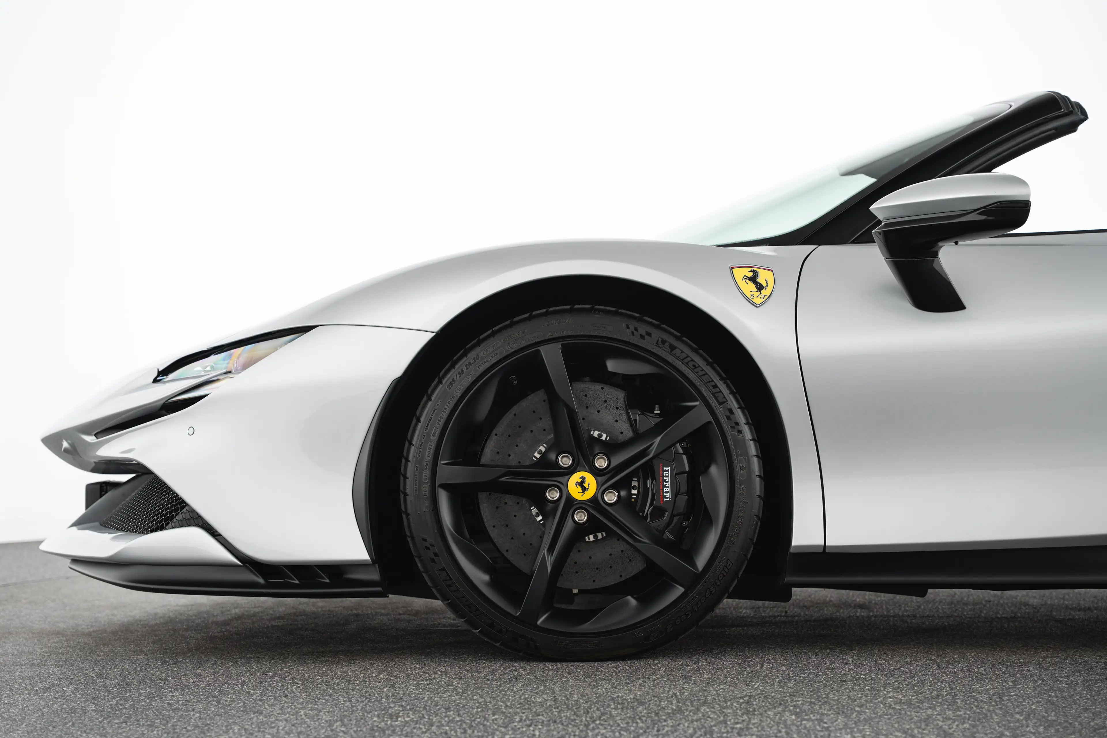 Ferrari SF90 Spider PHEV 7,9kWh F1-DCT — photo 9