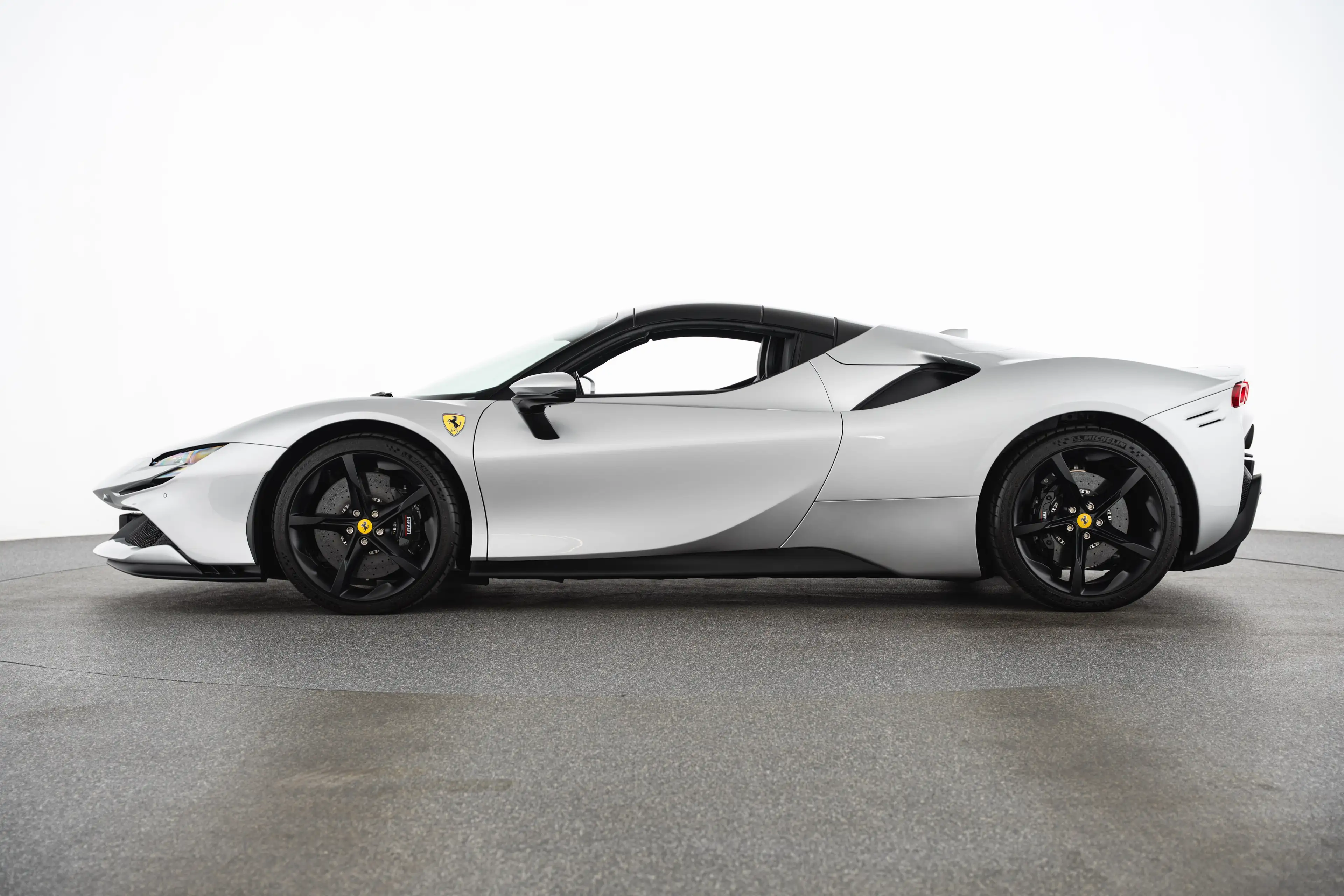 Ferrari SF90 Spider PHEV 7,9kWh F1-DCT — photo 8