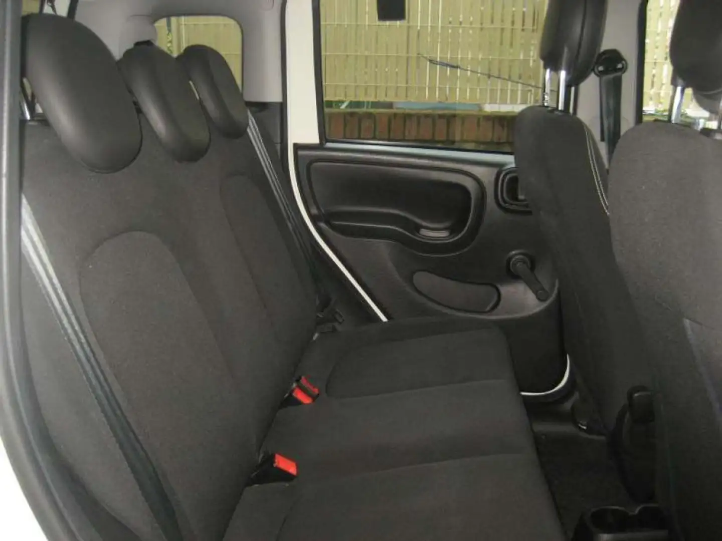 Fiat New Panda CROSS 1.0 FIREFLY S-S HYBRID Weiß - 2