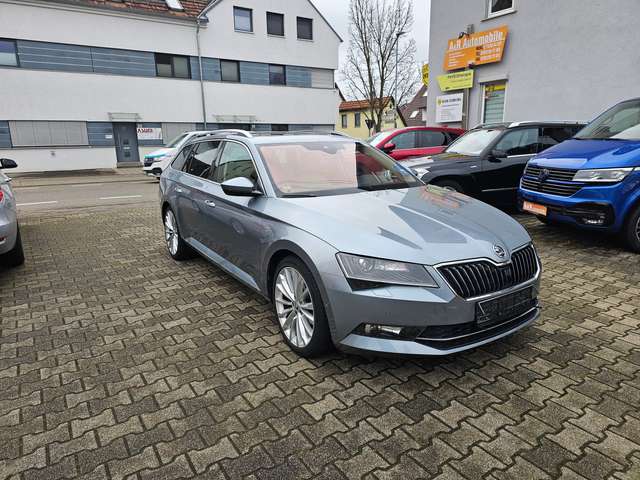 Imagine Skoda Superb Superb Combi 2.0 TSI 4x4 DSGL