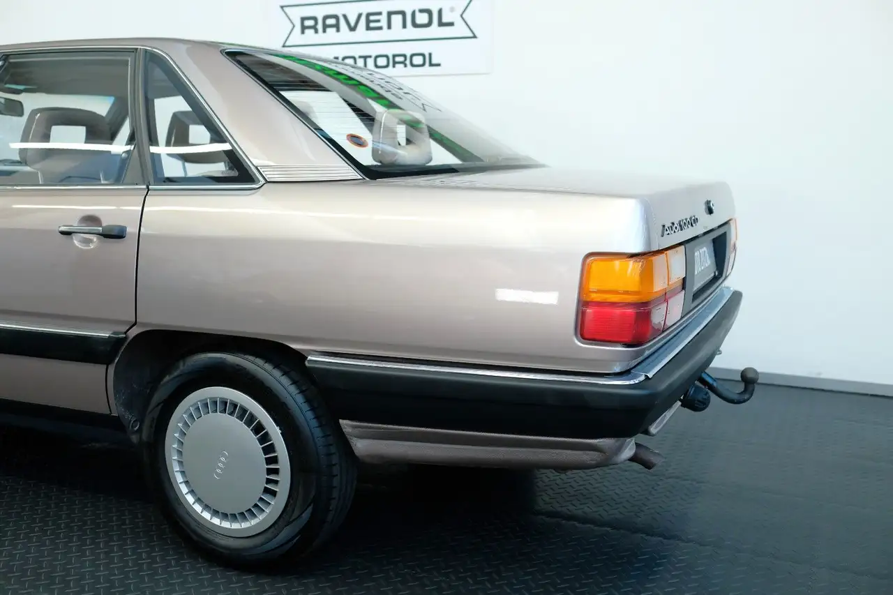 Audi 100 CD 5E AUTOMATIK/1.HAND/H-KENNZ/WENIG KM, foto 8