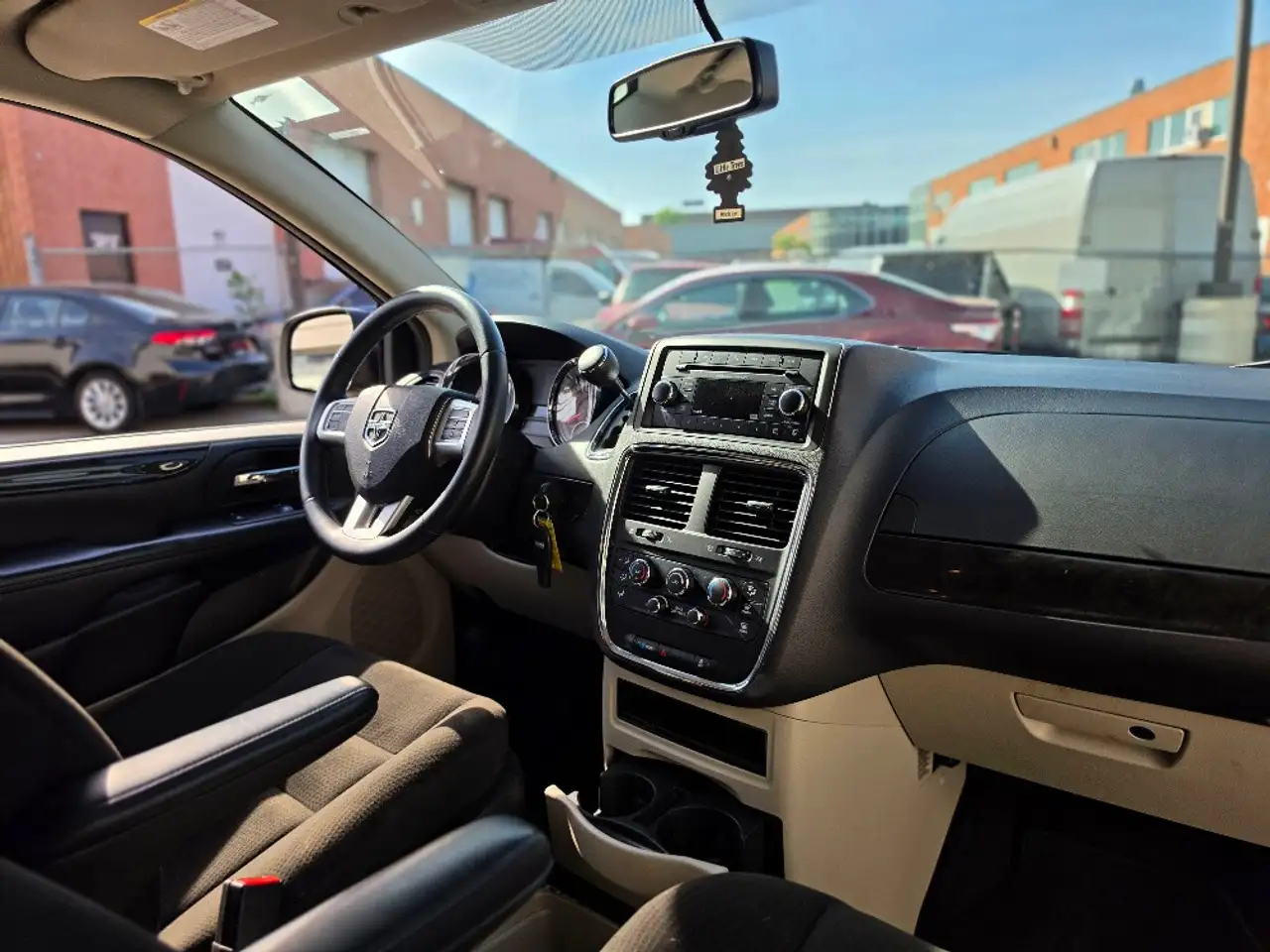 Dodge Grand Caravan photo Dodge Grand Caravan