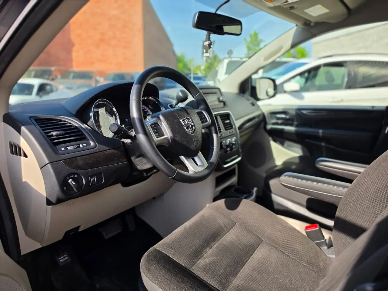 Dodge Grand Caravan photo Dodge Grand Caravan