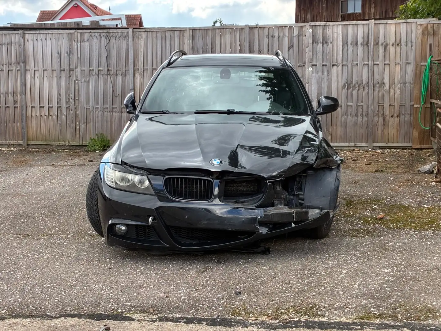 BMW 325 Touring 325i M-Paket  MOTOR LÄUFT Schwarz - 2