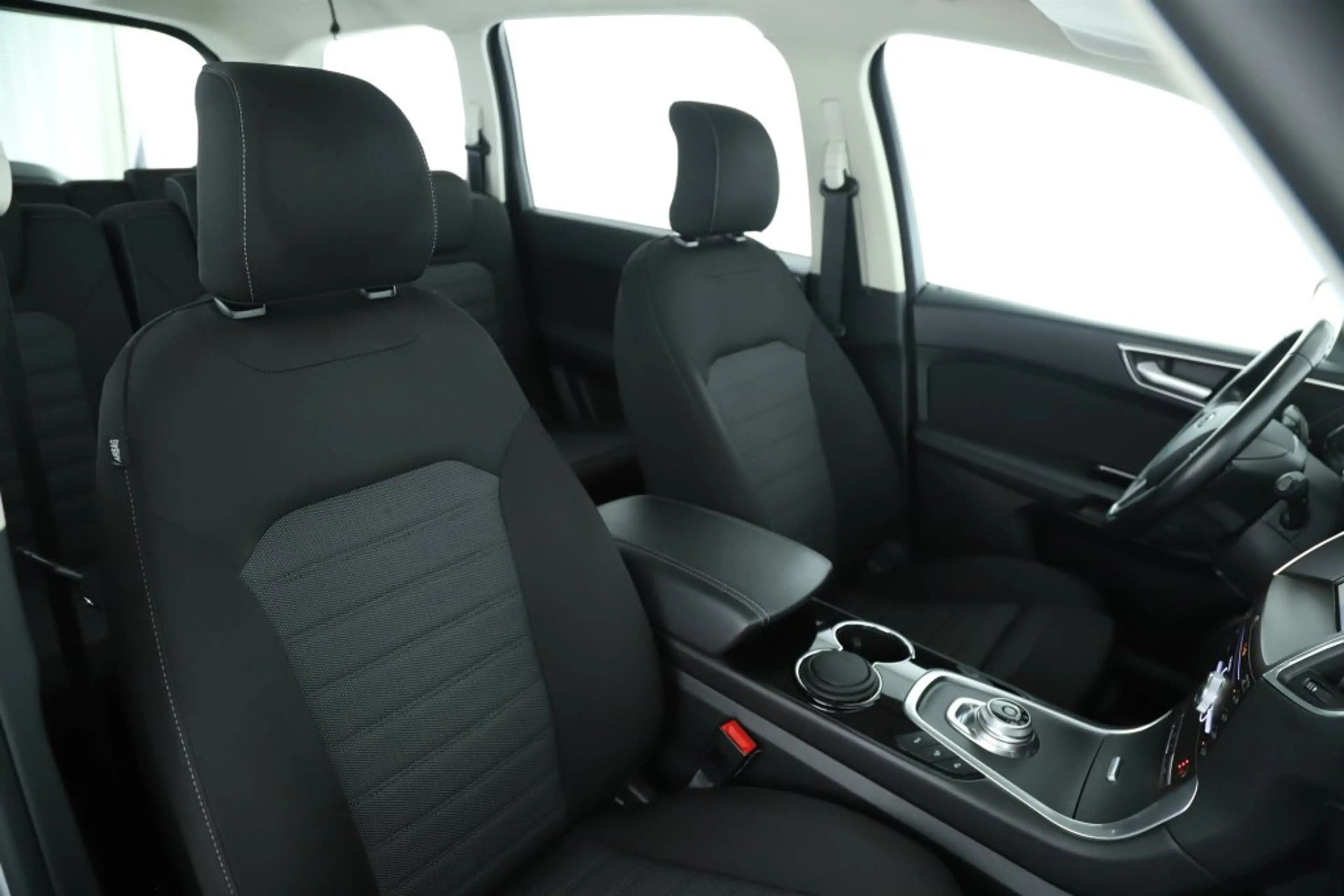 Ford Galaxy 2,0 TDI SCR TITANIUM Autom 7-SITZE NAVI LED — photo 14