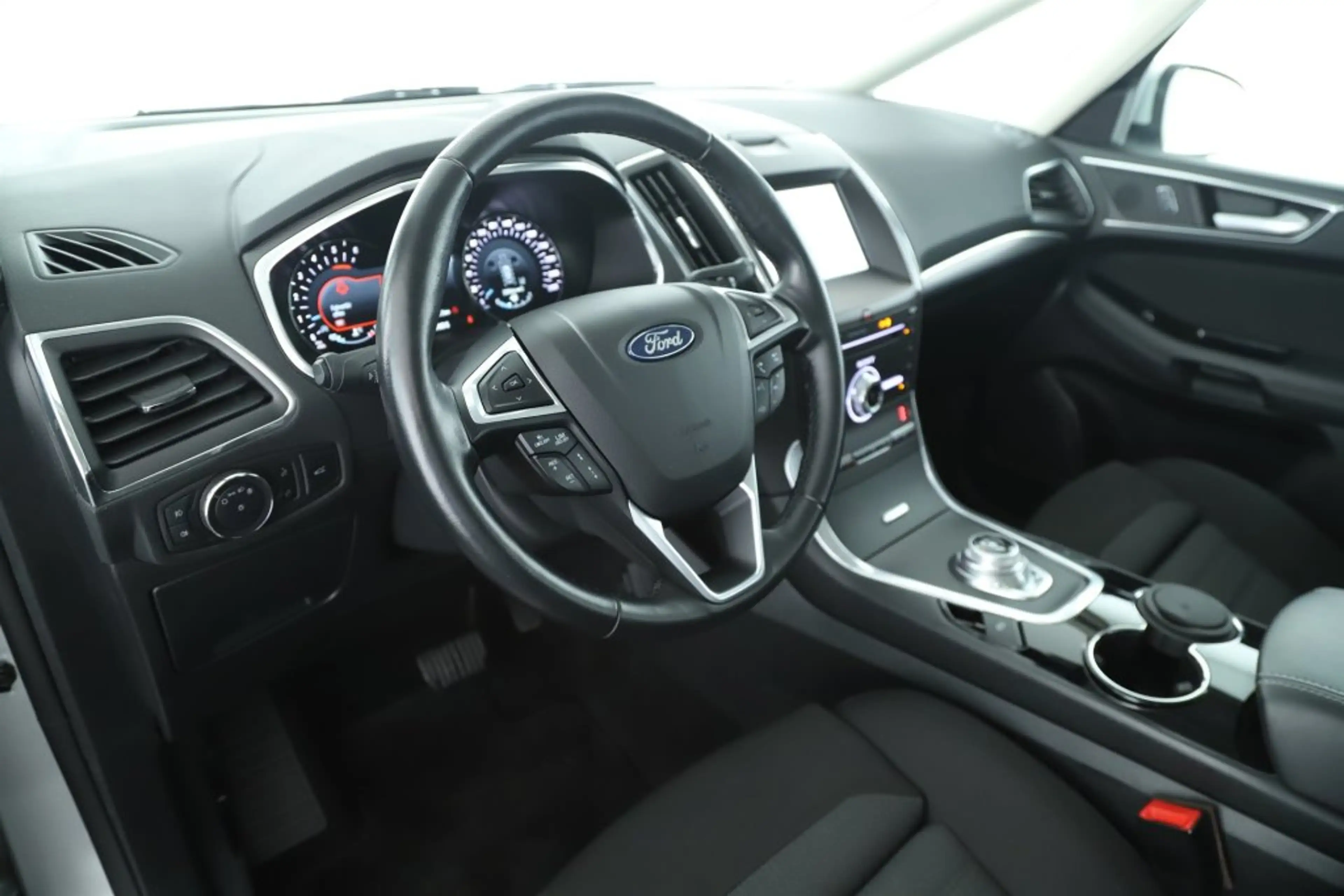 Ford Galaxy 2,0 TDI SCR TITANIUM Autom 7-SITZE NAVI LED — photo 9