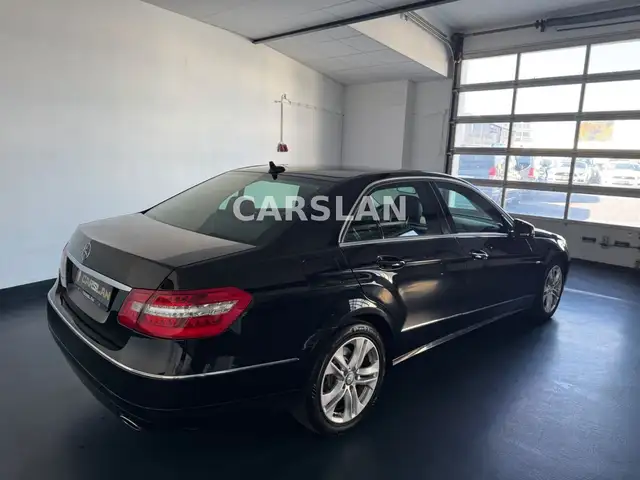 Mercedes-Benz E-Class view 12