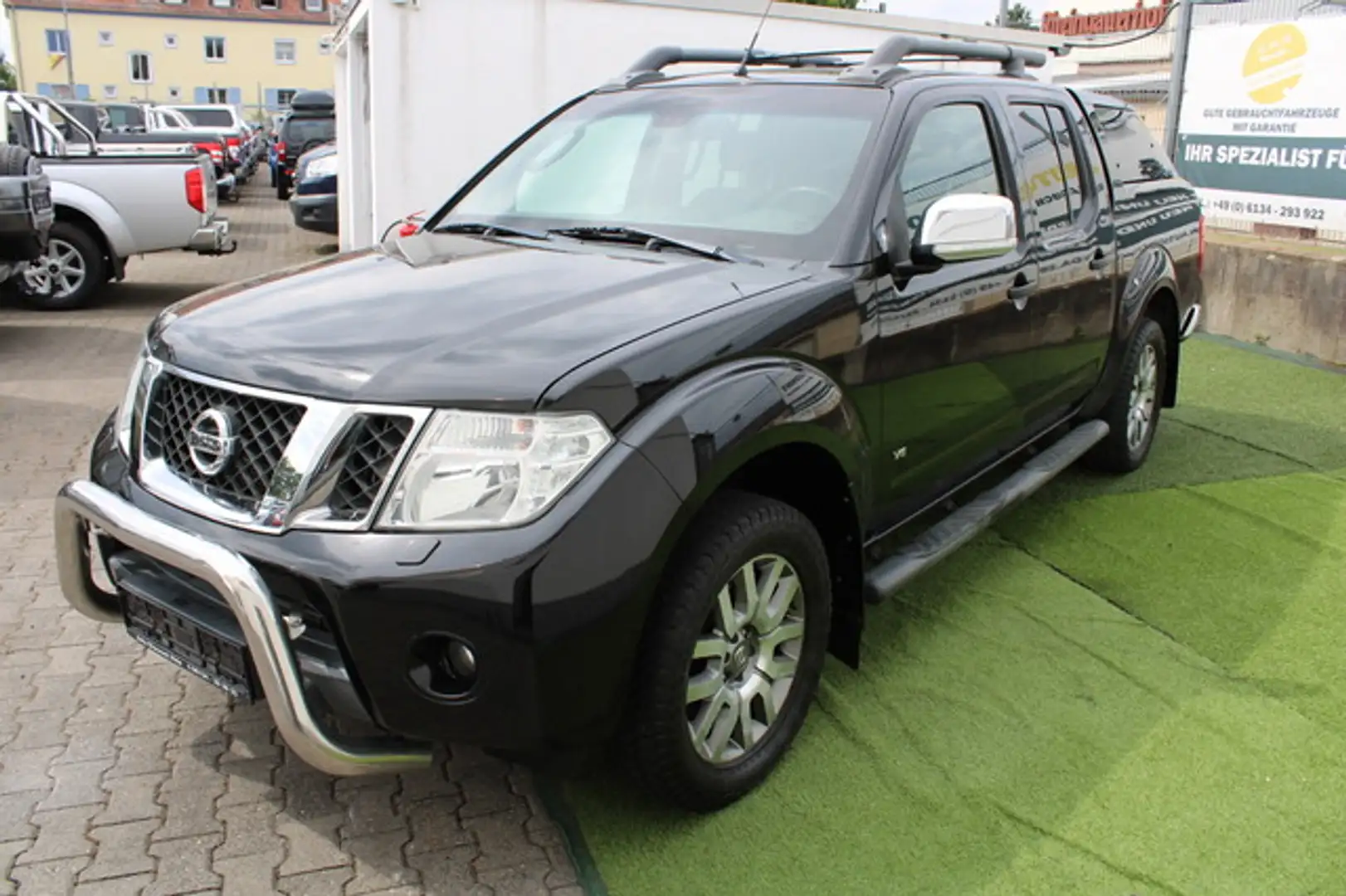 Nissan Navara Double Cab LE V6 4x4 *Hardtop*Seilwinde* Schwarz - 2
