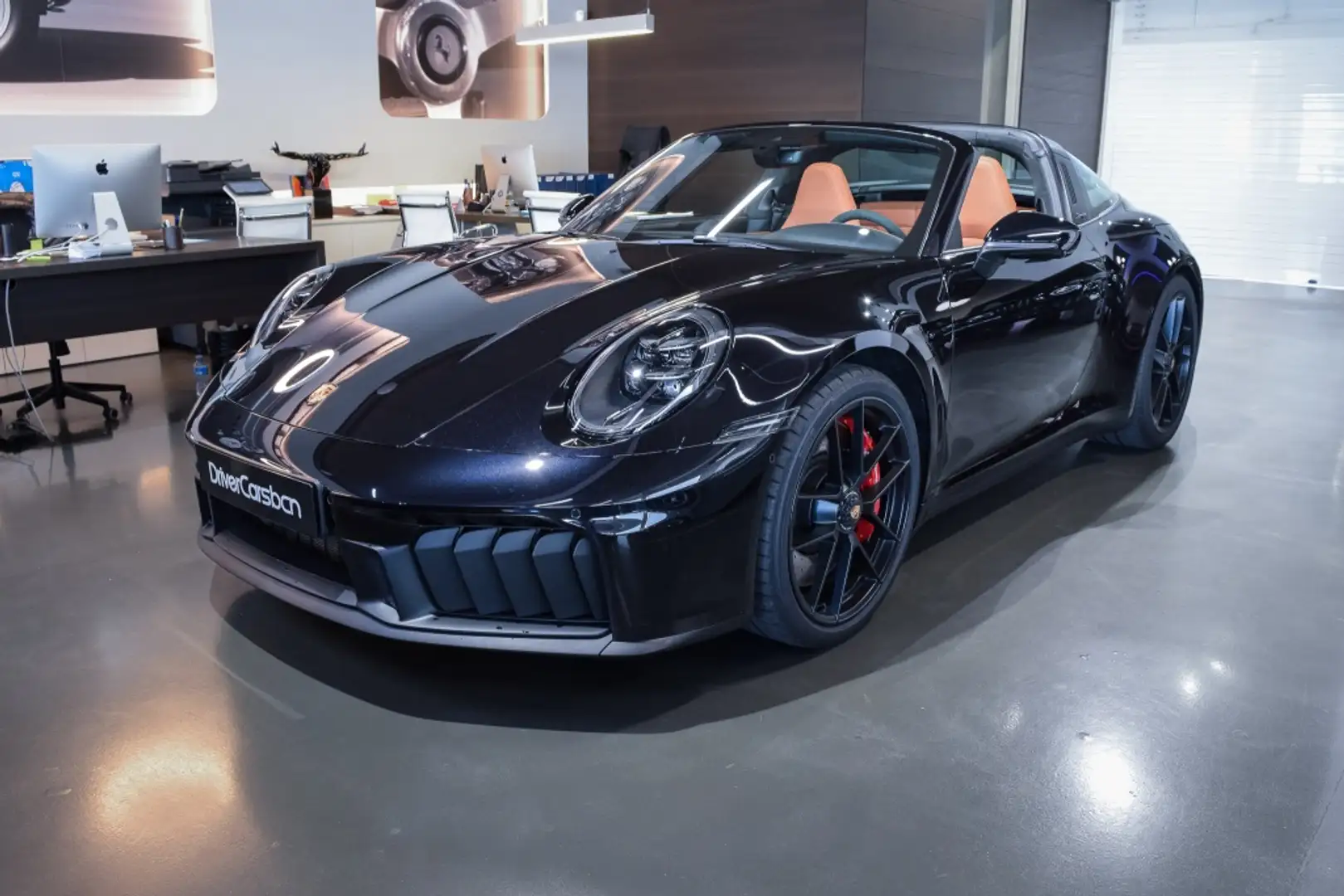 Porsche 992 Targa 4 GTS Negro - 2