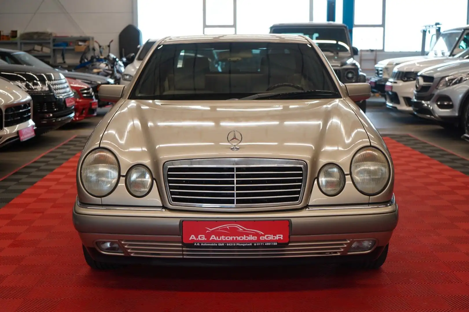 Mercedes-Benz E 280 Aut. Elegance 2.Hand*Klimaaut*Temp*Servo* Gold - 2