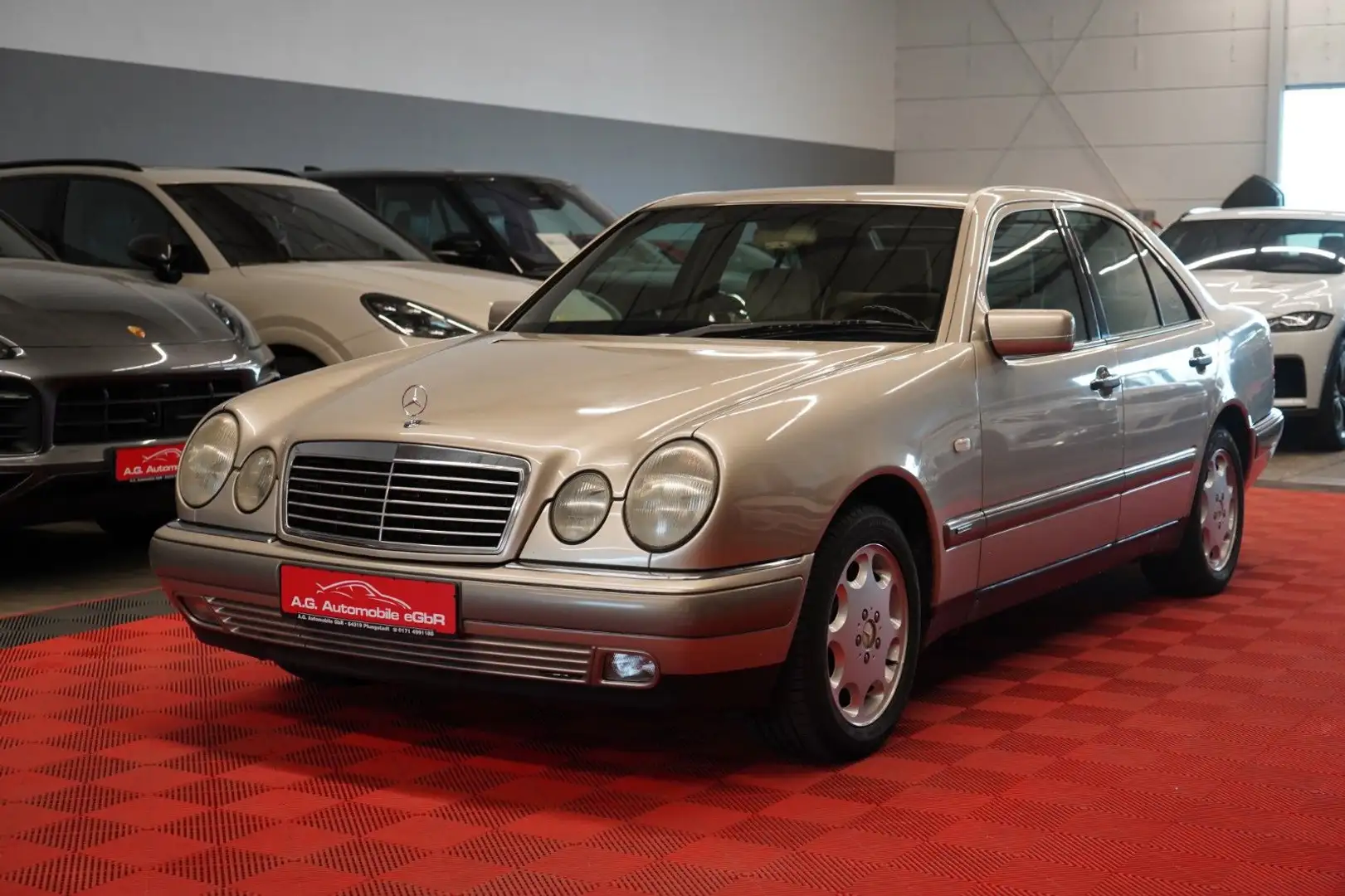 Mercedes-Benz E 280 Aut. Elegance 2.Hand*Klimaaut*Temp*Servo* Gold - 1