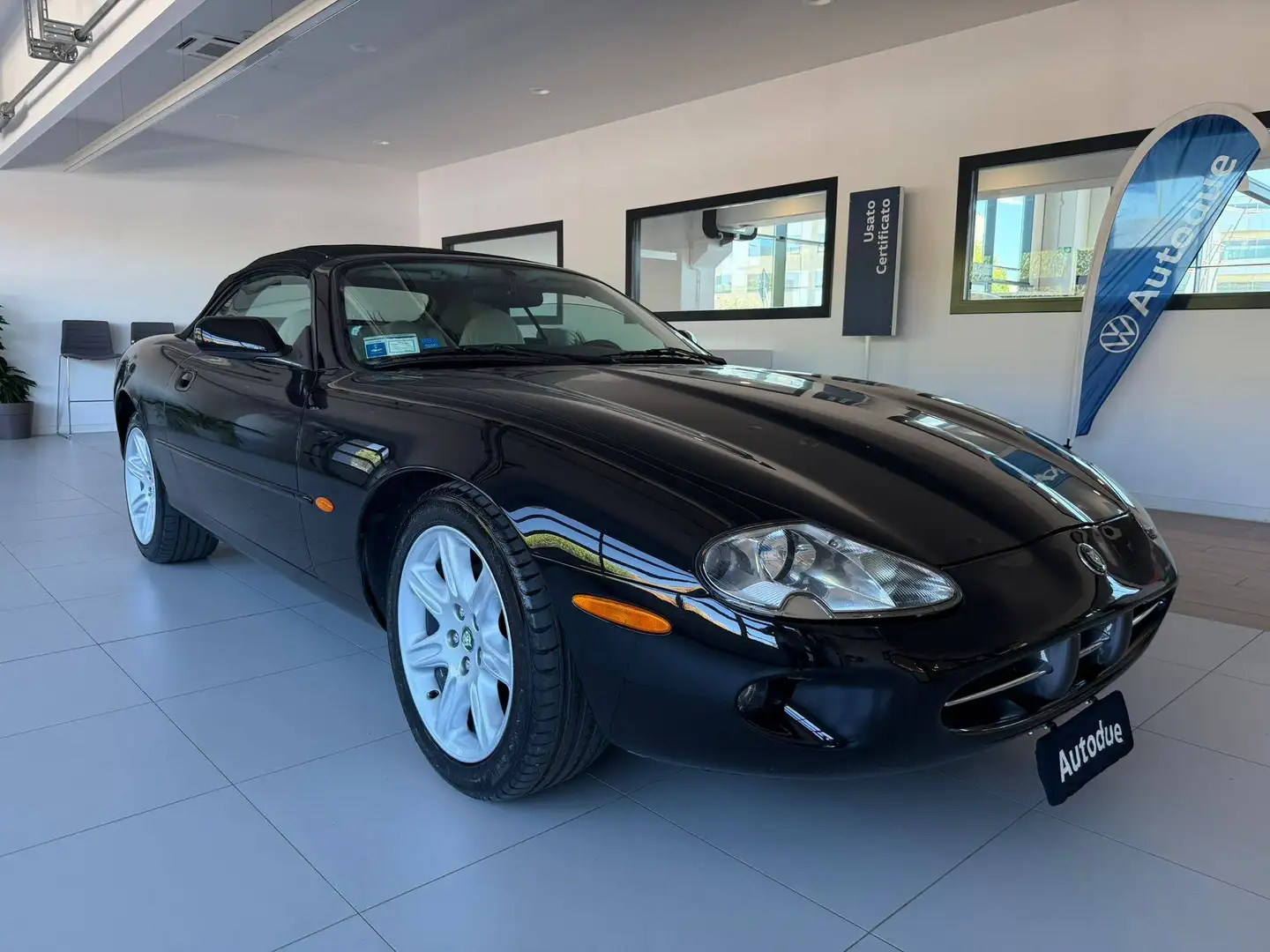 Jaguar XK8 XK I 1996 Convertible 4.0 Schwarz - 1
