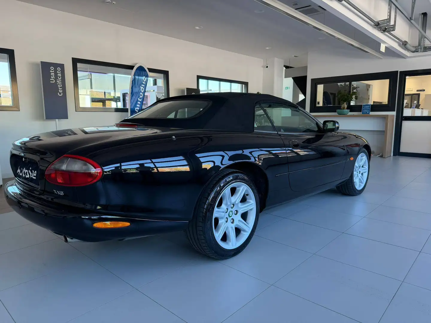 Jaguar XK8 XK I 1996 Convertible 4.0 Schwarz - 2