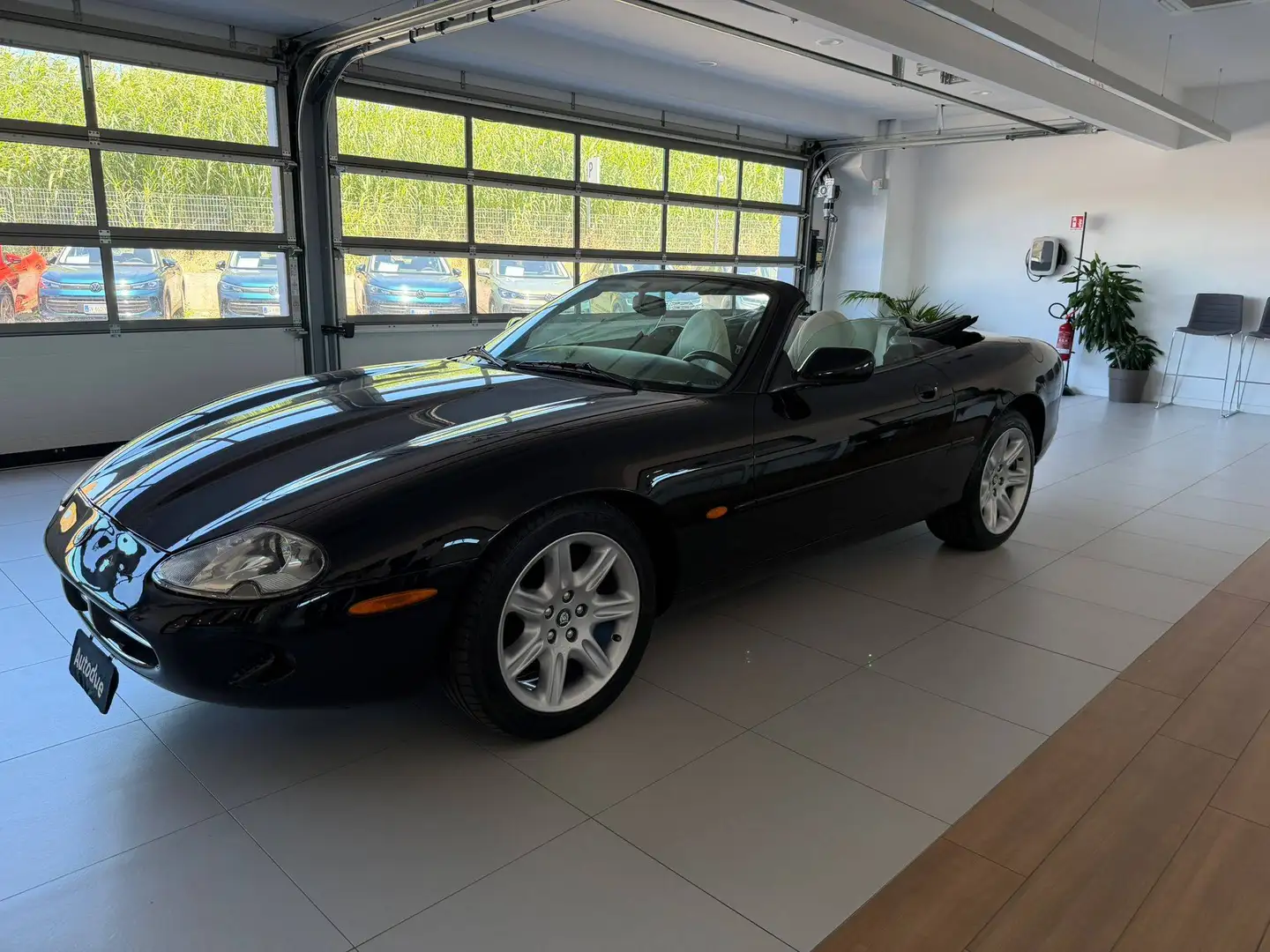 Jaguar XK8 XK I 1996 Convertible 4.0 Schwarz - 1