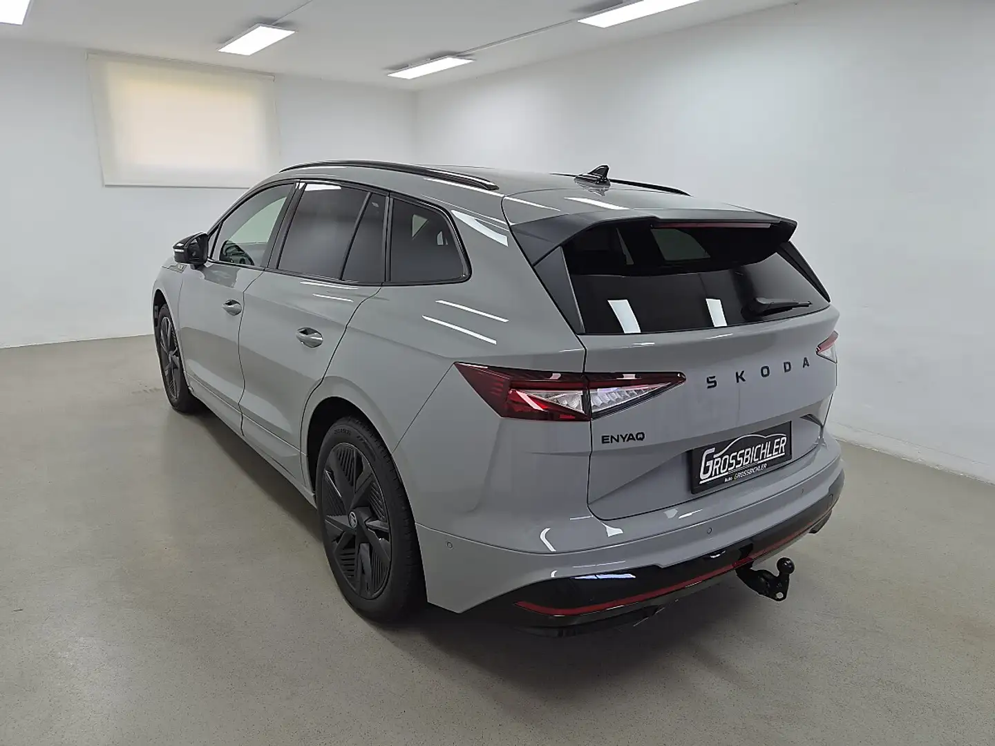 Skoda Enyaq RS 82kWh Allrad AHK, Panoramadach, Maxx-Paket, ... Grau - 2