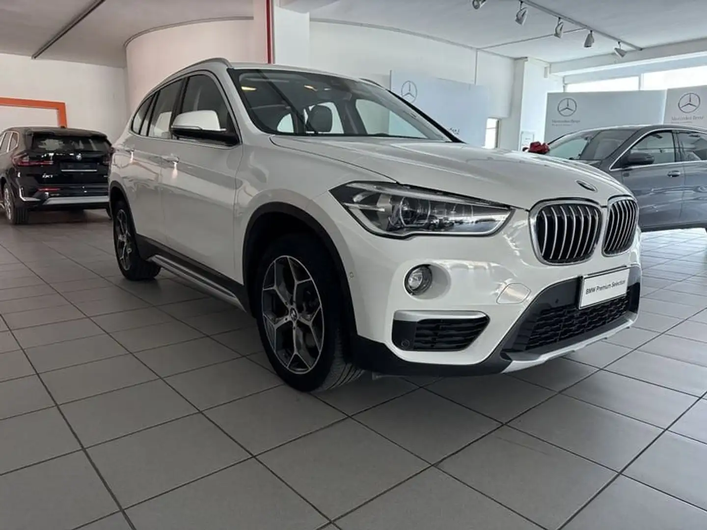 BMW X1 sDrive18d xLine Bianco - 2
