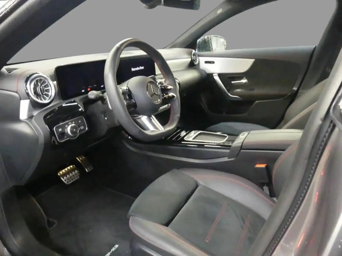 Mercedes-Benz CLA 180 Coupé AMG/KAMERA/LED/NAVI Grau - 2