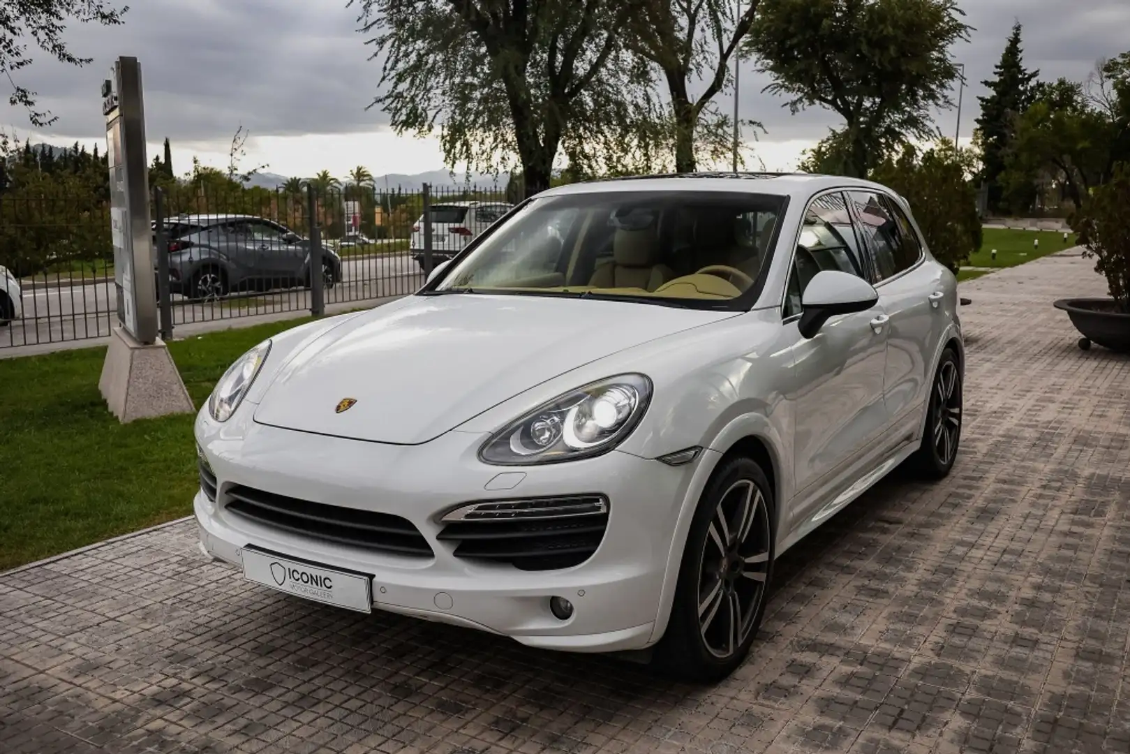 Porsche Cayenne S Aut. Blanc - 2