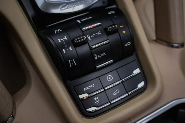 Porsche Cayenne view 13