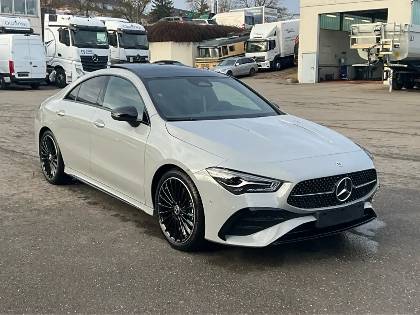 Mercedes-Benz CLA 200 d Coupe AMG+AMBIENTE+DISTRO+NIGHTP.+MBUX Grau - 2