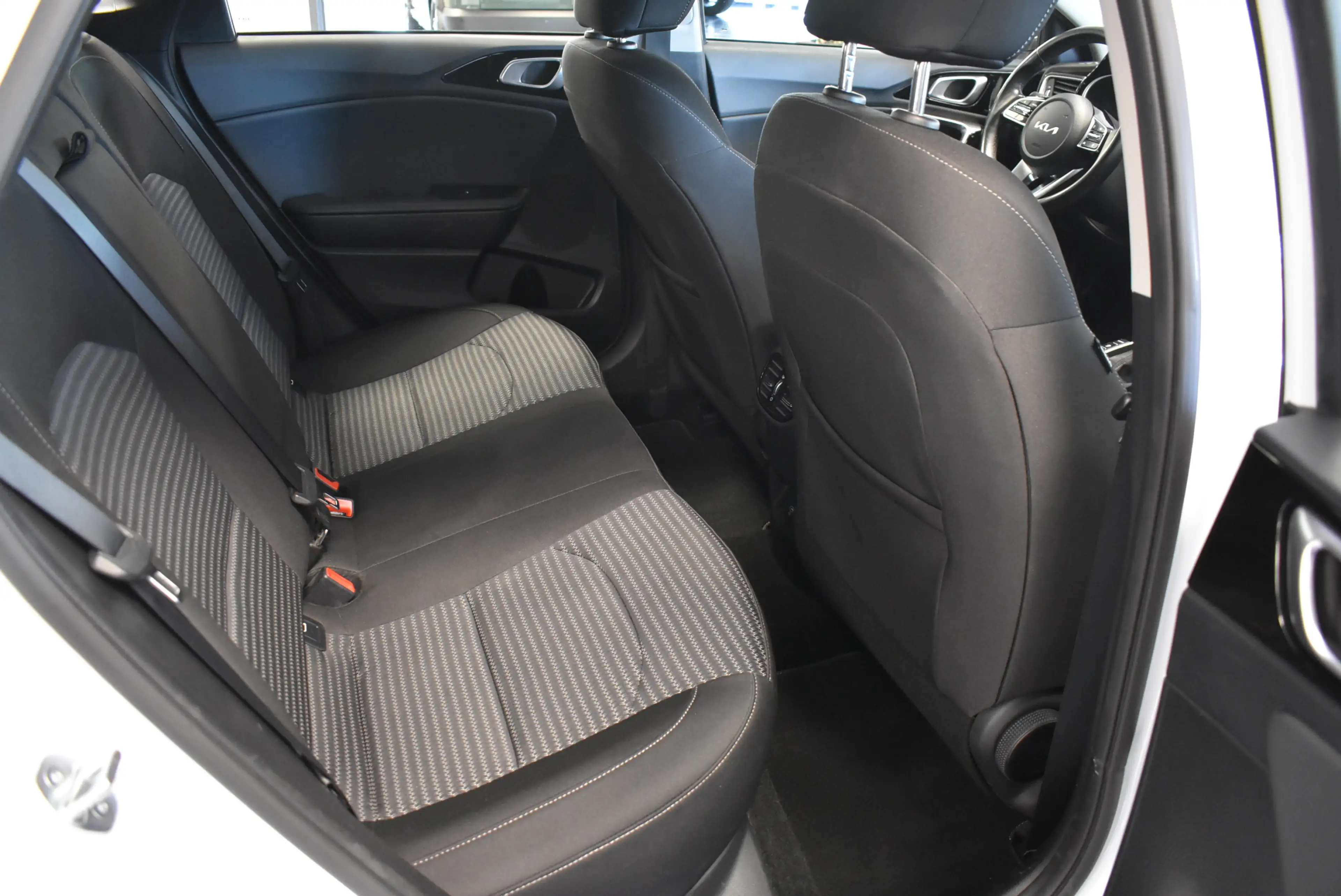 Kia Ceed SW / cee'd SW 1.5 T-GDI Aut Navi LED Kamera — photo 15