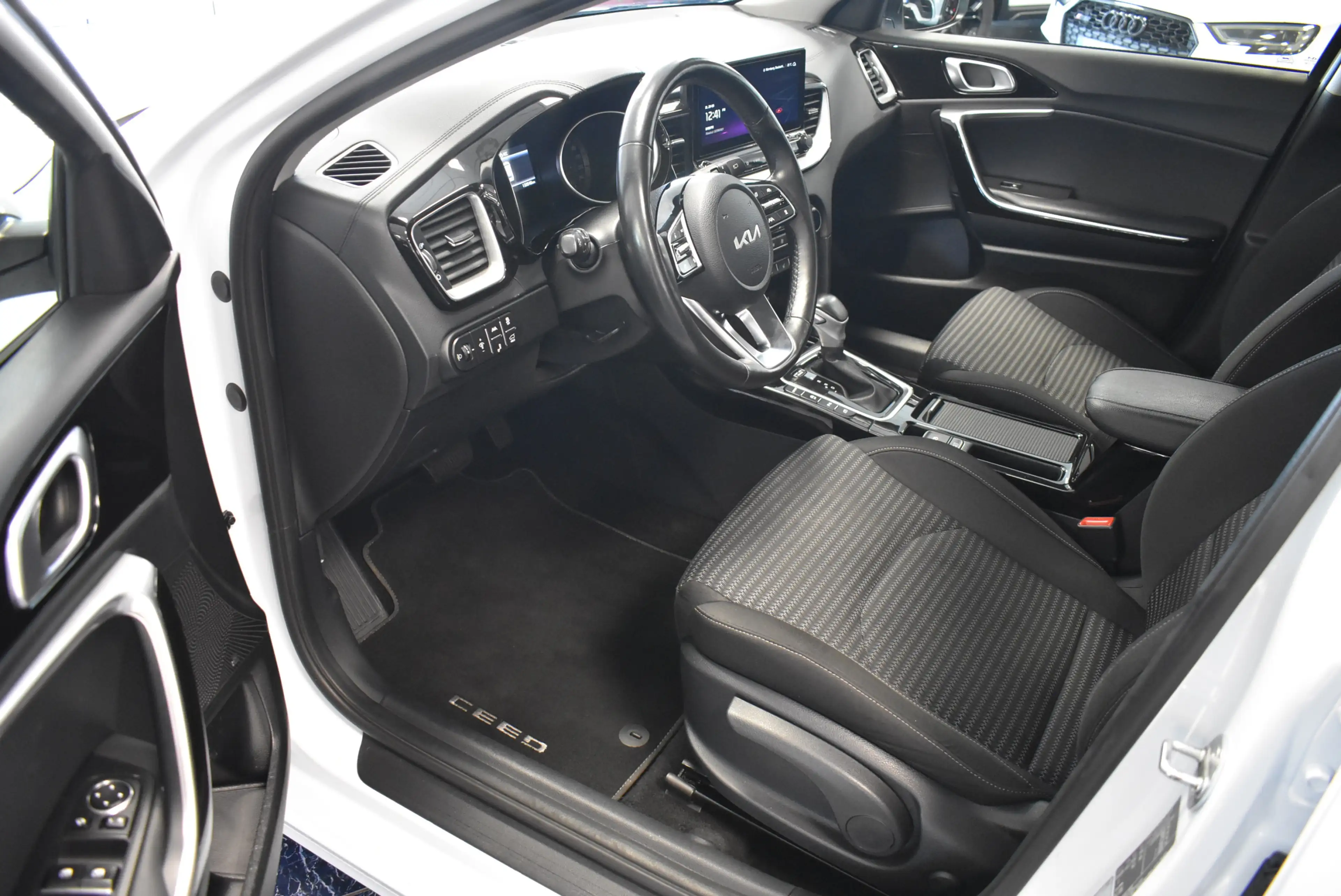Kia Ceed SW / cee'd SW 1.5 T-GDI Aut Navi LED Kamera — photo 3