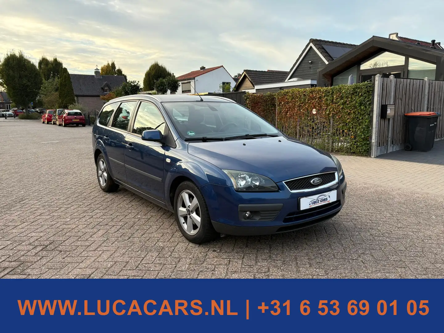 Ford Focus Wagon 1.6-16V Futura TREKHAAK Blau - 2