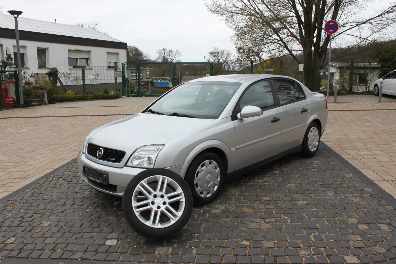 Opel Vectra 2.2 Comfort/Alu/Klima/IRMSCHER. Zilver - 2