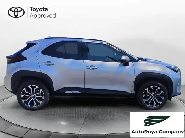 Toyota Yaris Cross view 11
