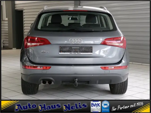 Audi Q5 view 4