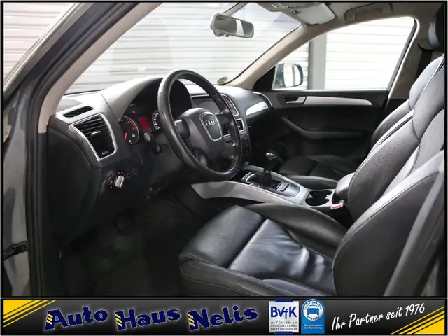 Audi Q5 view 8