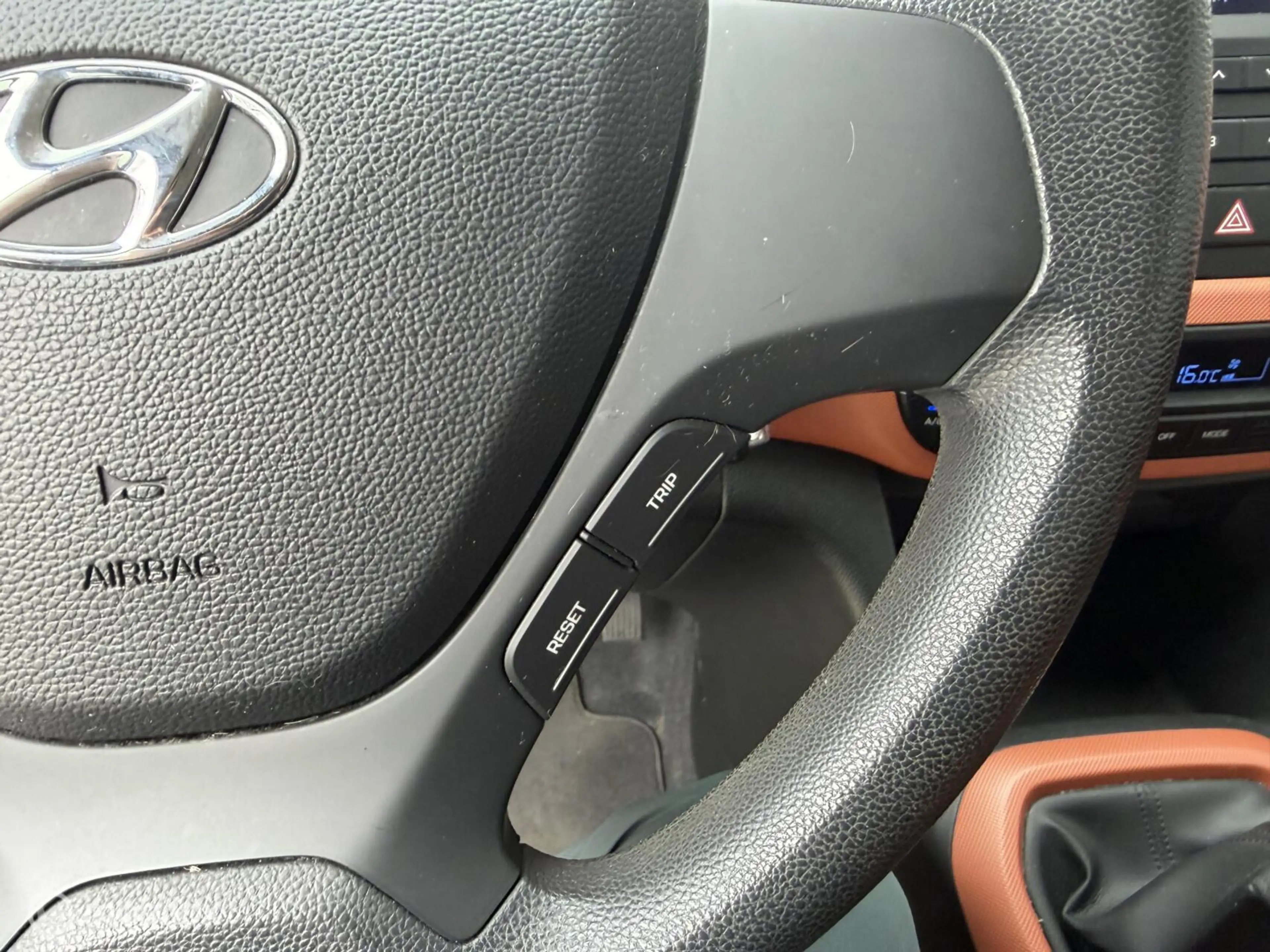 Hyundai i10 1.0i i-Motion Comfort NW APK 1e EIG NW Koppel — photo 14