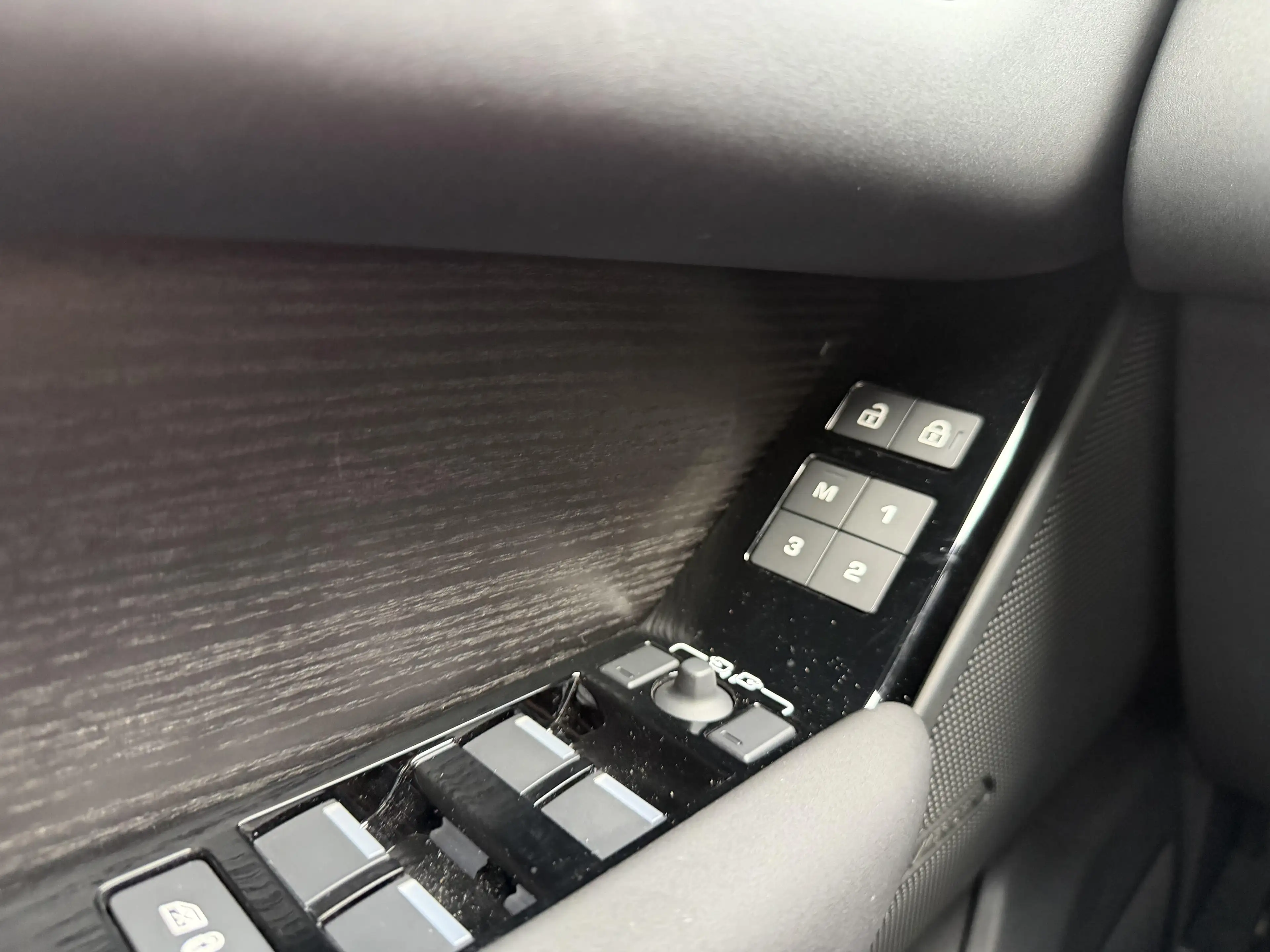 Land Rover Range Rover Velar P400e Dynamic SE — photo 11