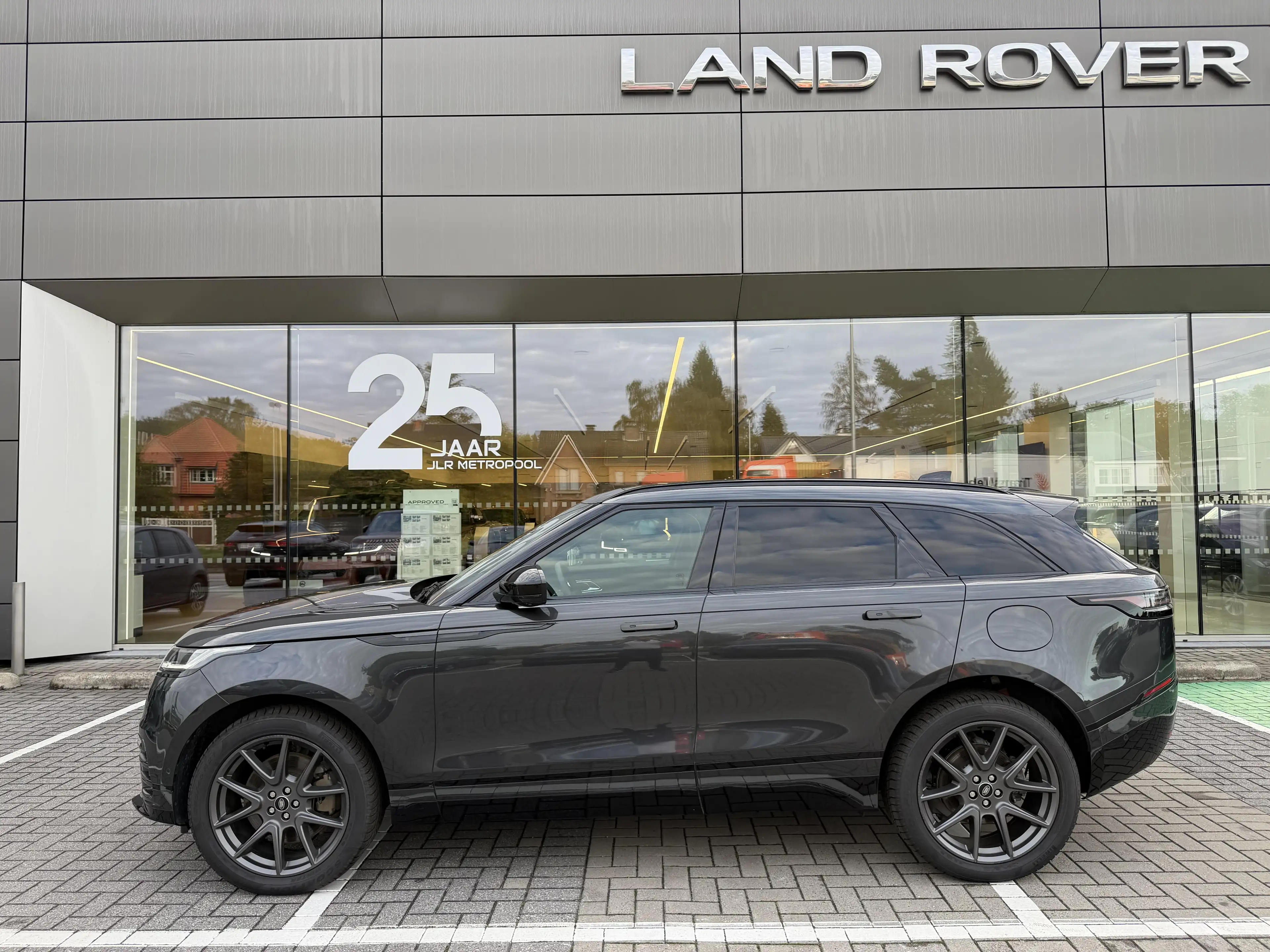 Land Rover Range Rover Velar P400e Dynamic SE — photo 3