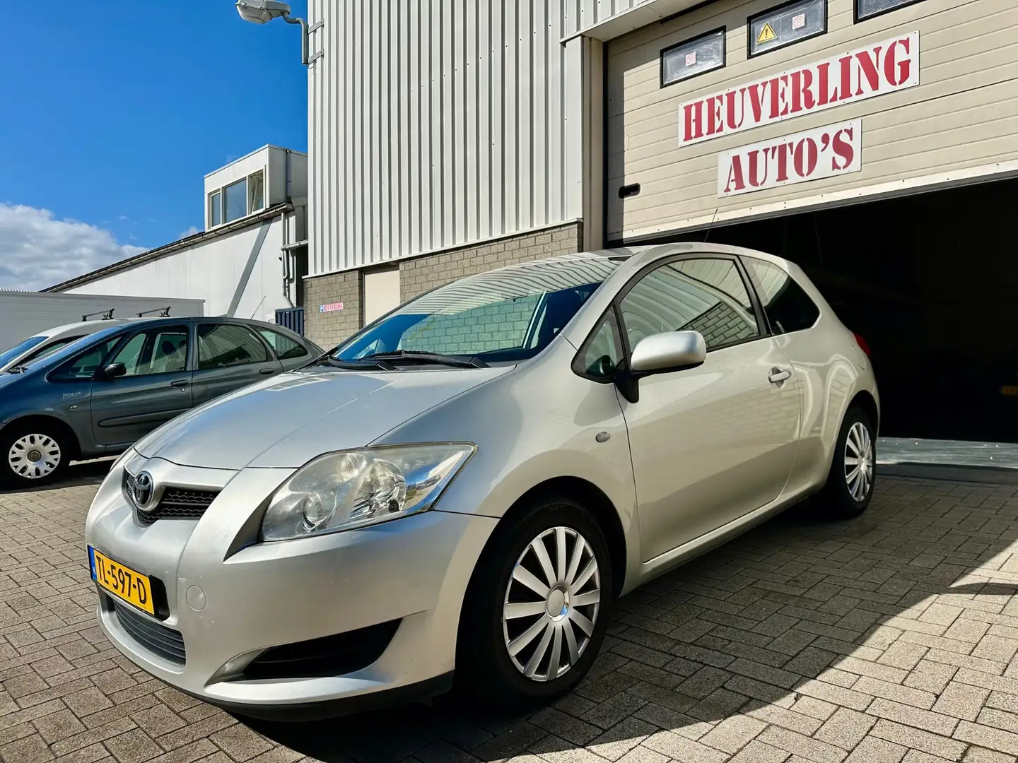 Toyota Auris 1.4-16V Terra | Airco | APK | Elektrische pakket Grijs - 1