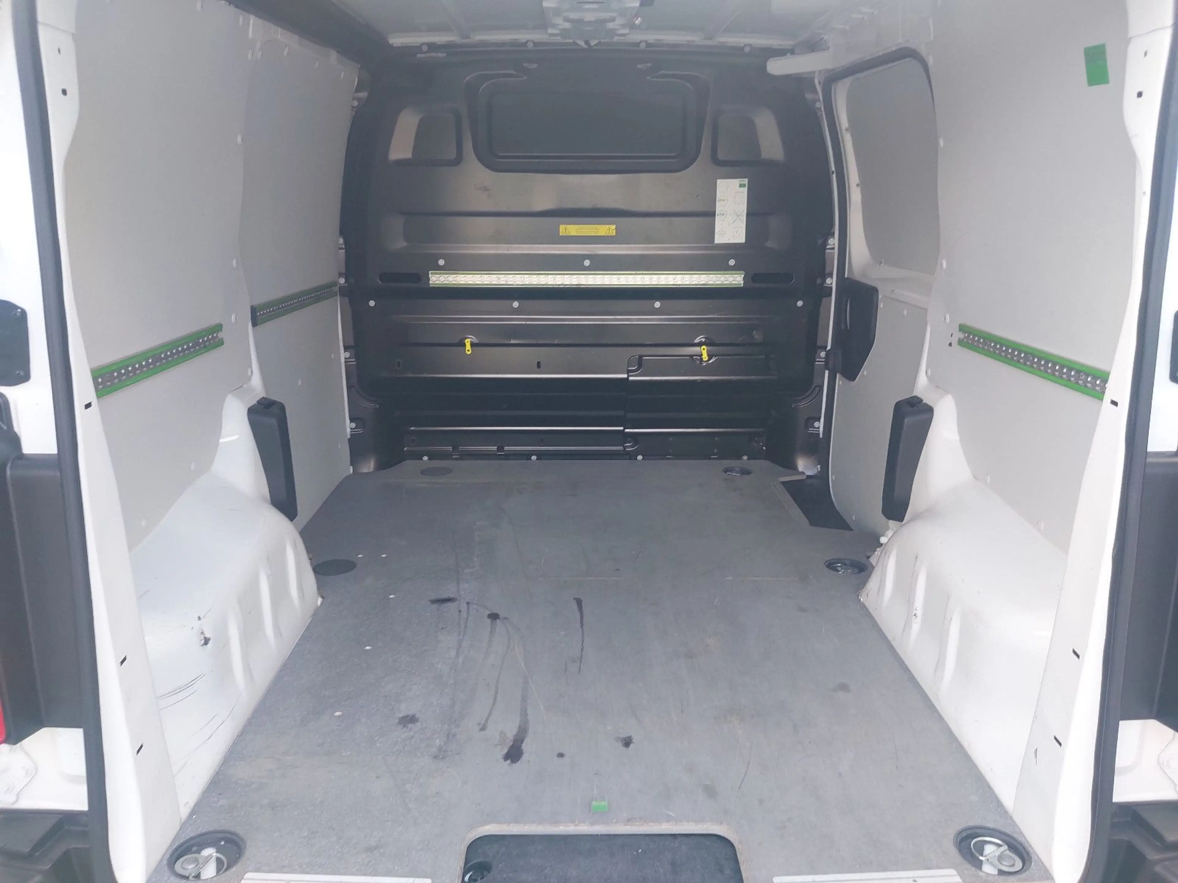 Peugeot Expert Kasten Premium L1 — photo 9